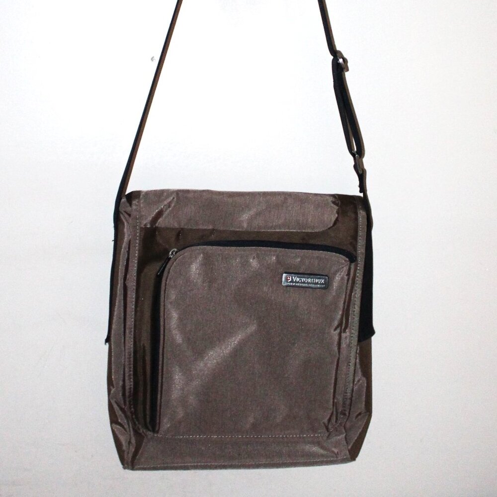 13 a EC VICTORINOX MESSENGER/BRIEFCASE - Milk chocolate BROWN